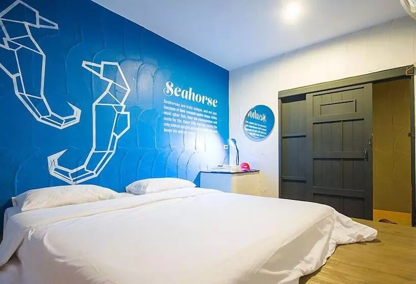 Monkey Dive Hostel Khaolak