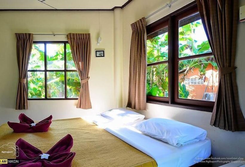 Monkey Dive Hostel Khaolak