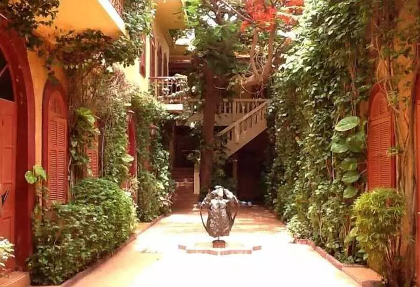 پانسیون La Maison Rose