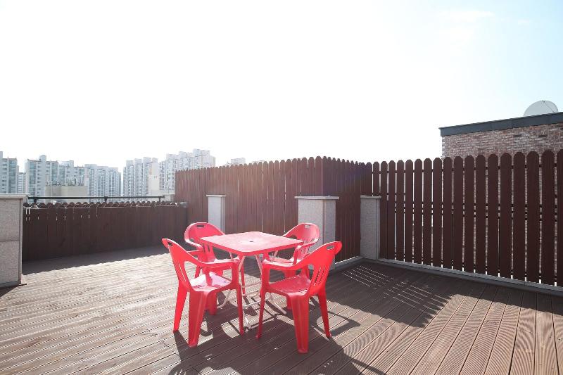 פנסיון Sb House