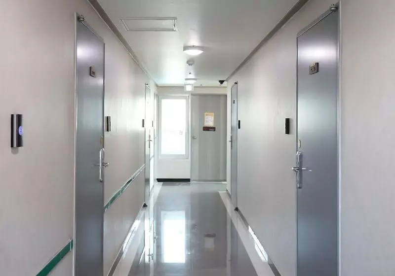 פנסיון Sb House