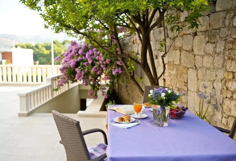 California Apartments