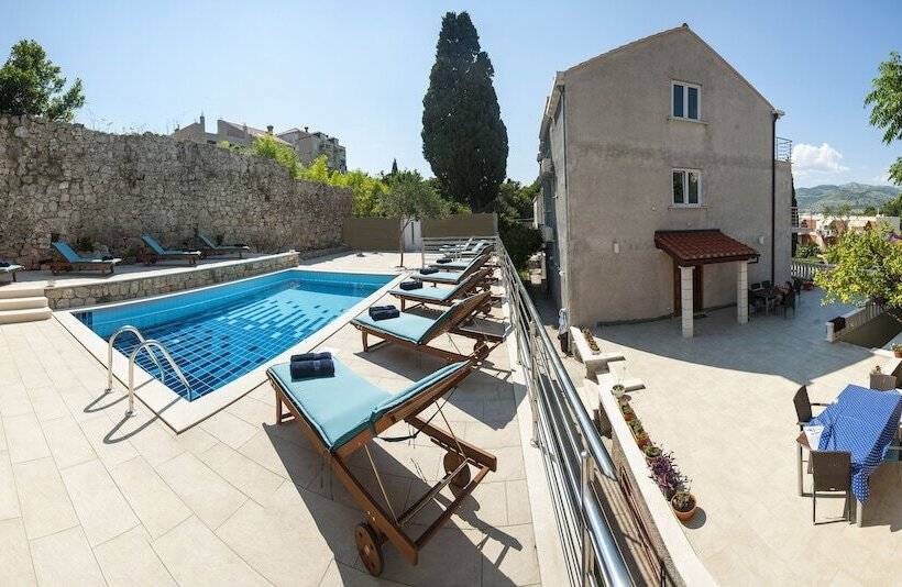 California Apartments