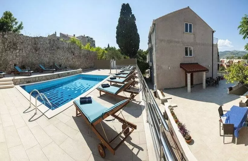 California Apartments