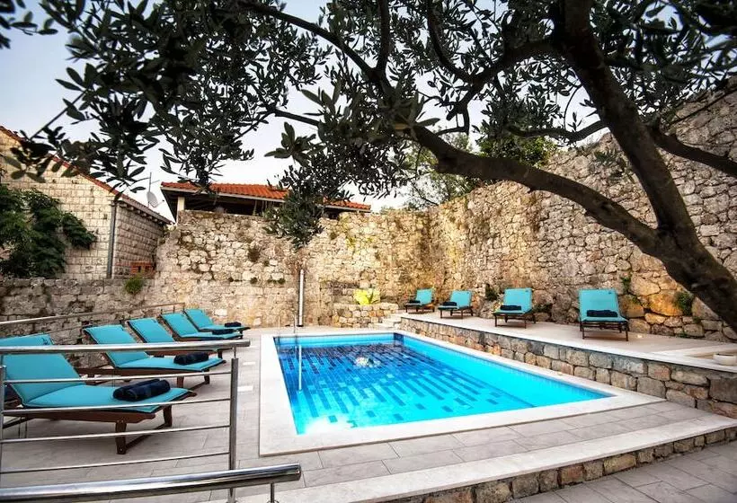 California Apartments