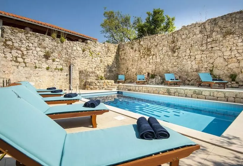 California Apartments