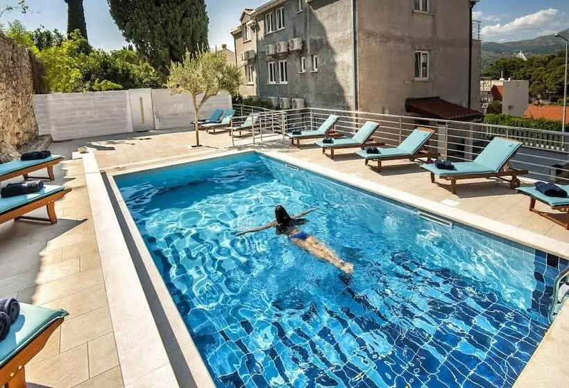 California Apartments