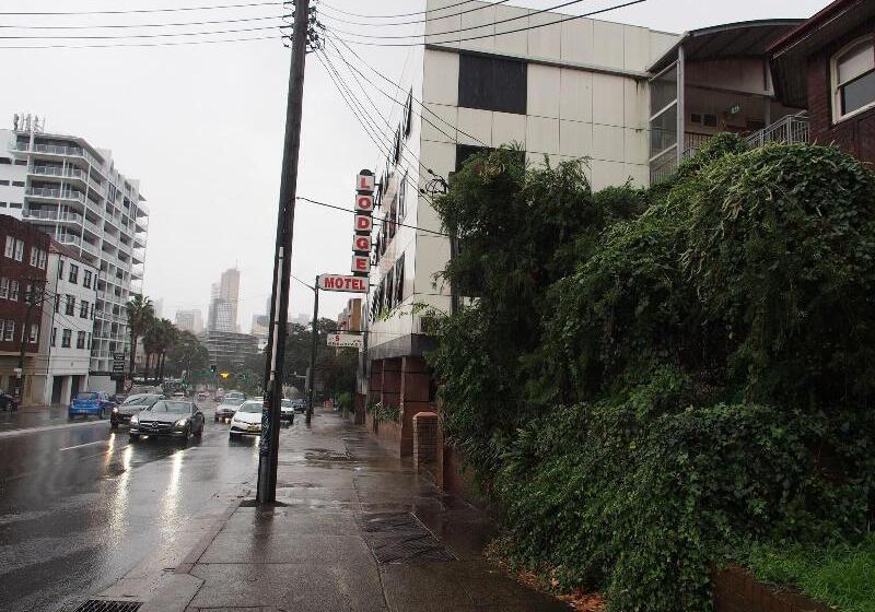 Edgecliff Lodge Motel