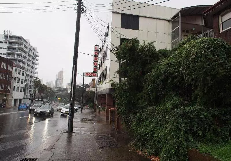 Edgecliff Lodge Motel