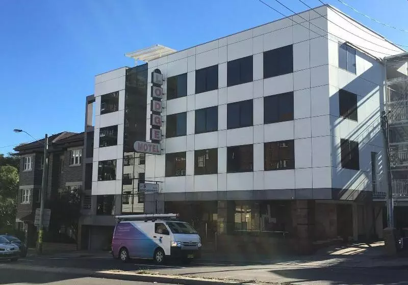 Edgecliff Lodge Motel