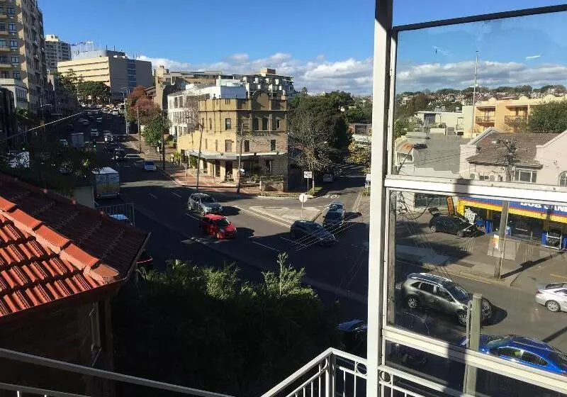 Edgecliff Lodge Motel