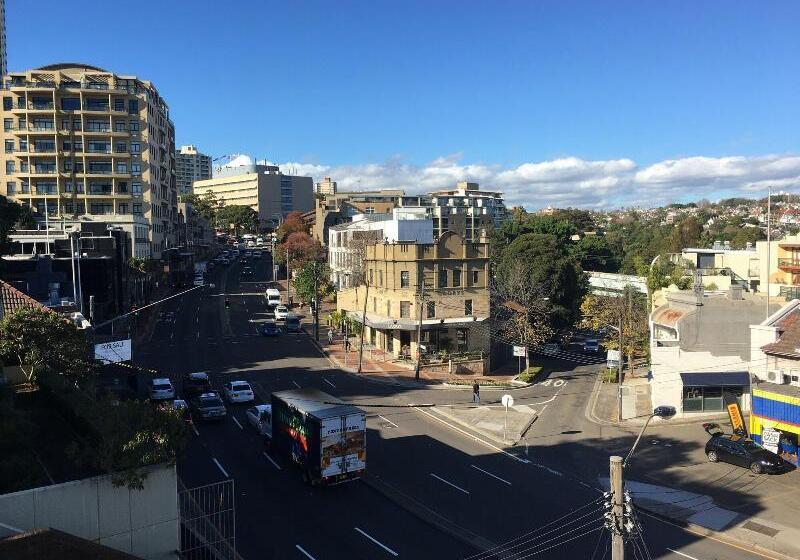 Edgecliff Lodge Motel