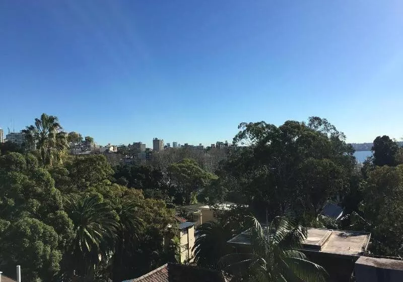 Edgecliff Lodge Motel