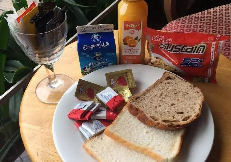 Edgecliff Lodge Motel