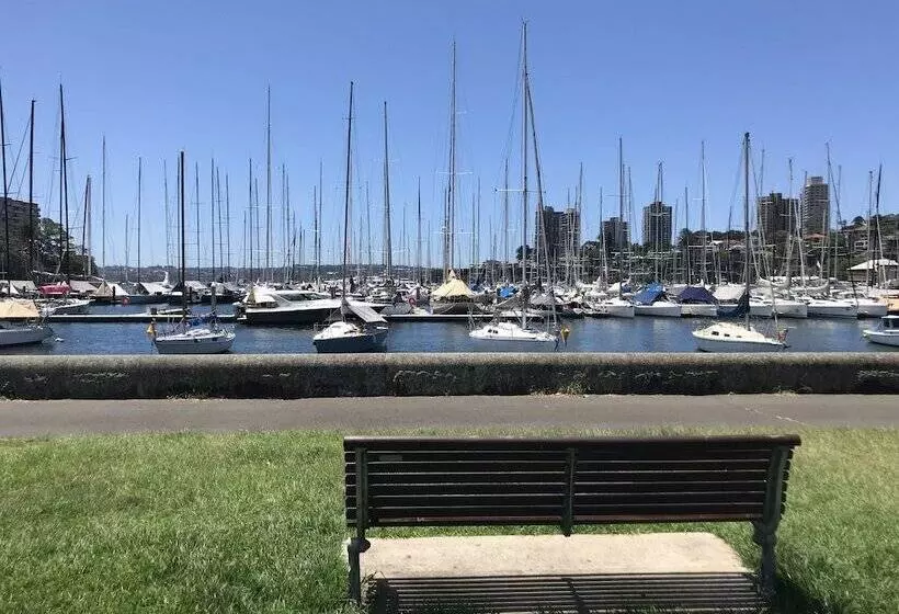 Edgecliff Lodge Motel