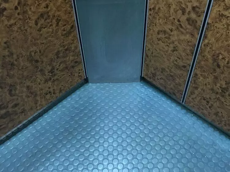 Edgecliff Lodge Motel