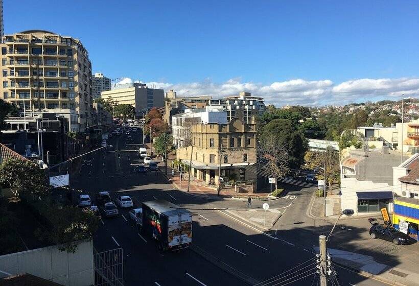 Edgecliff Lodge Motel