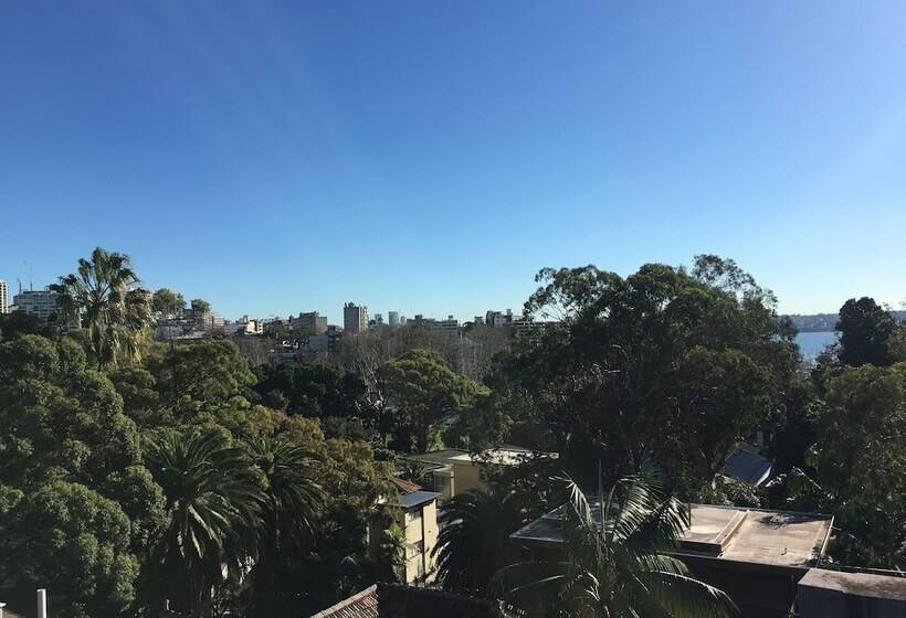 Edgecliff Lodge Motel