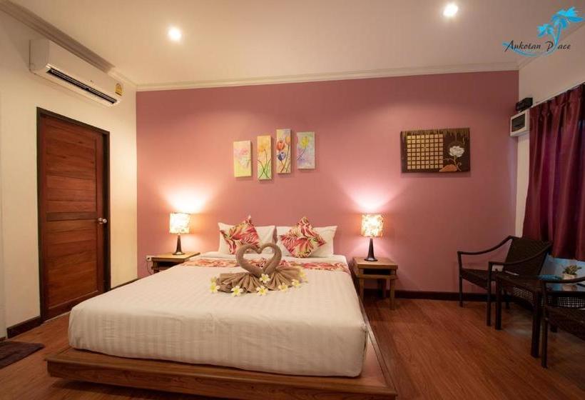 Отель Aukotan Place