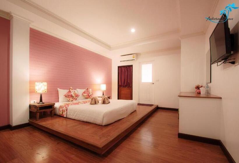 Отель Aukotan Place