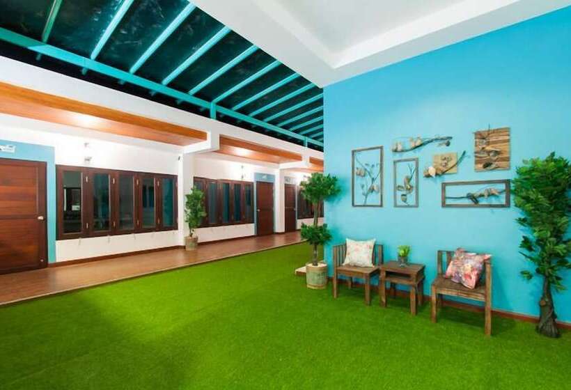 Отель Aukotan Place