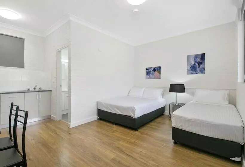 호텔 Australian Community Villages