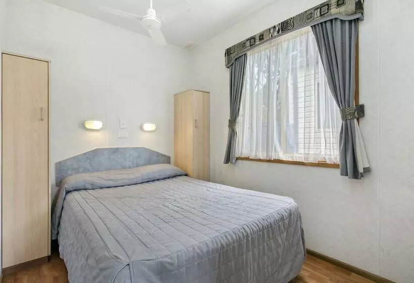 호텔 Australian Community Villages