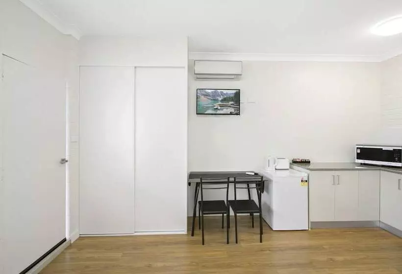 호텔 Australian Community Villages