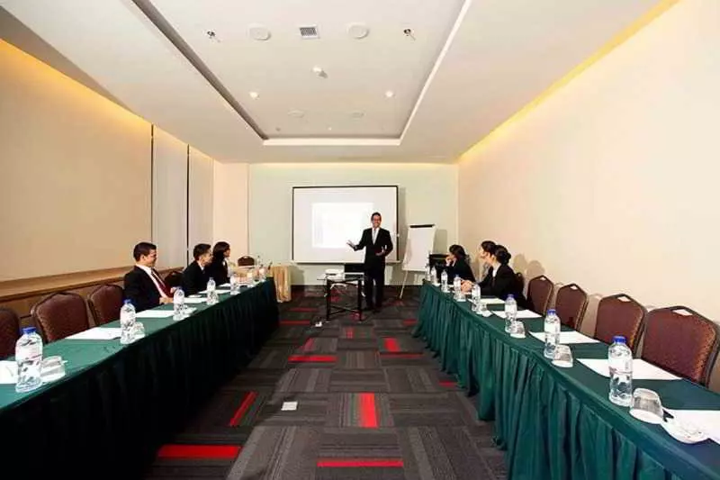 Отель Grand Zuri Malioboro