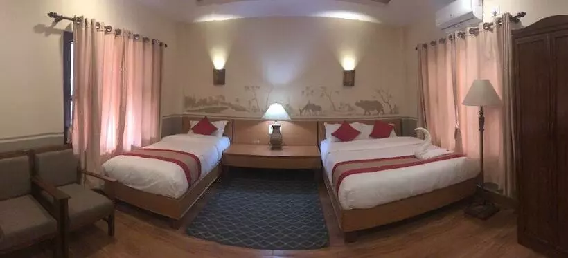 هتل Jungle Safari Resort