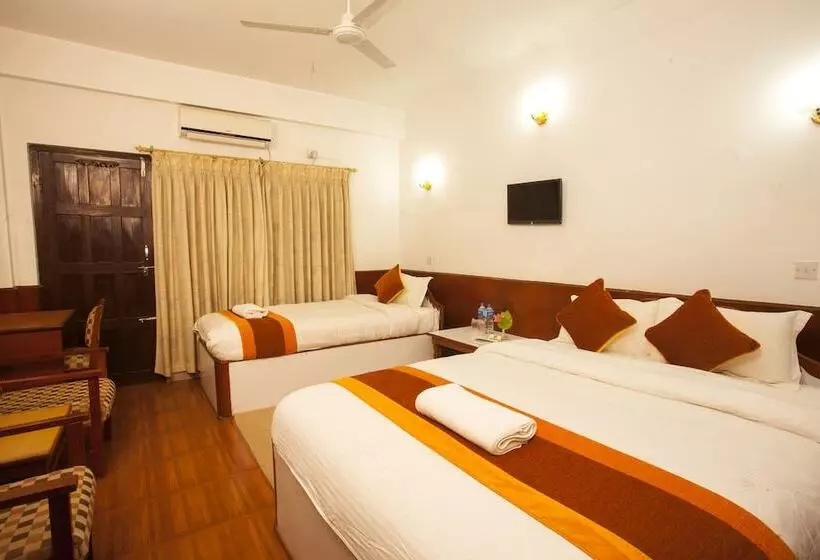 هتل Jungle Safari Resort