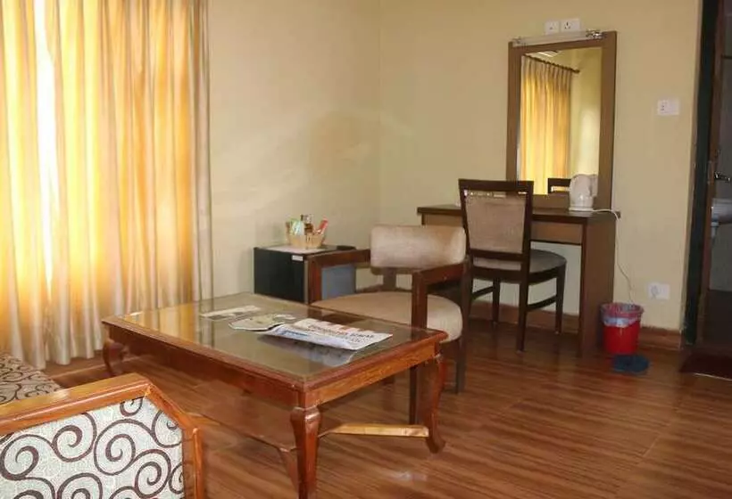 هتل Jungle Safari Resort