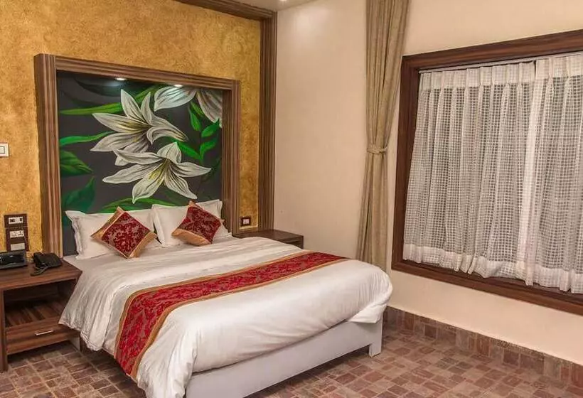 هتل Jungle Safari Resort