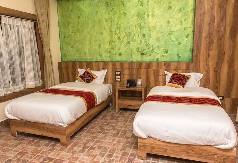 هتل Jungle Safari Resort