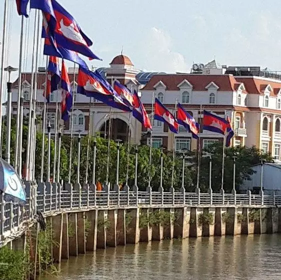 Отель Khollywood