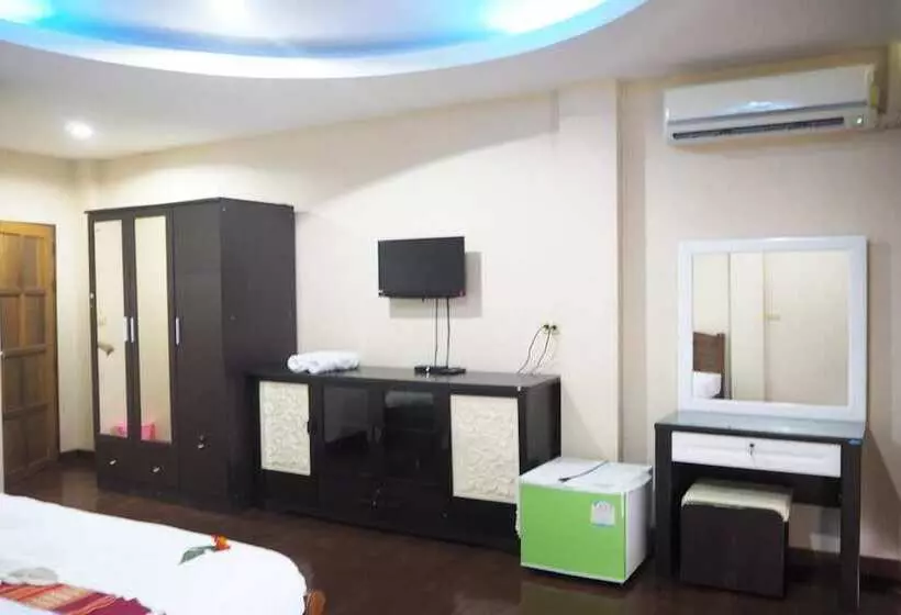 בית מלון כפרי Mawa Lanta Mansion