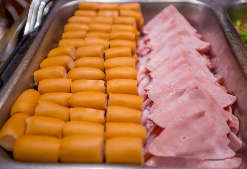 Отель Loei Village