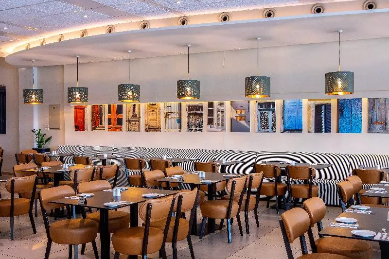 هتل Mayfair Gardens