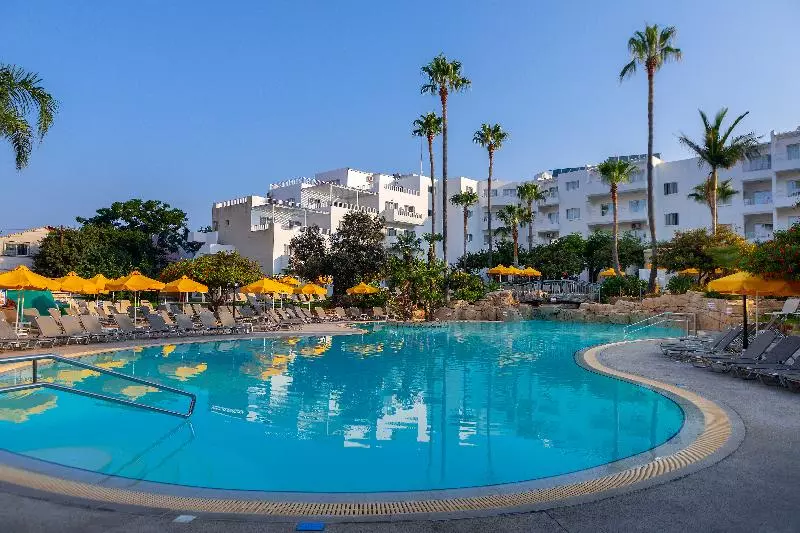 هتل Mayfair Gardens