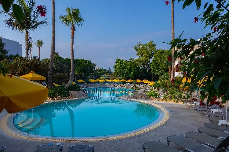 هتل Mayfair Gardens