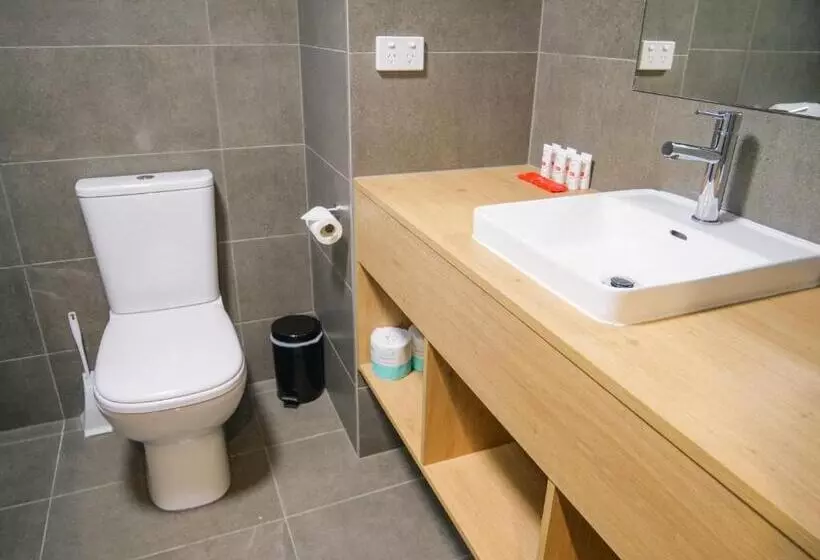 Nightcap At Hinterland Hotel Nerang