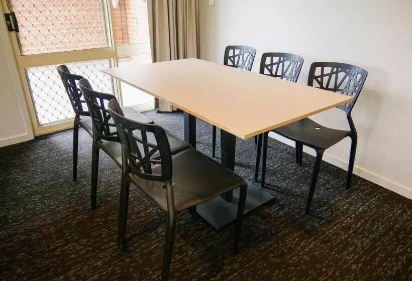 Nightcap At Hinterland Hotel Nerang