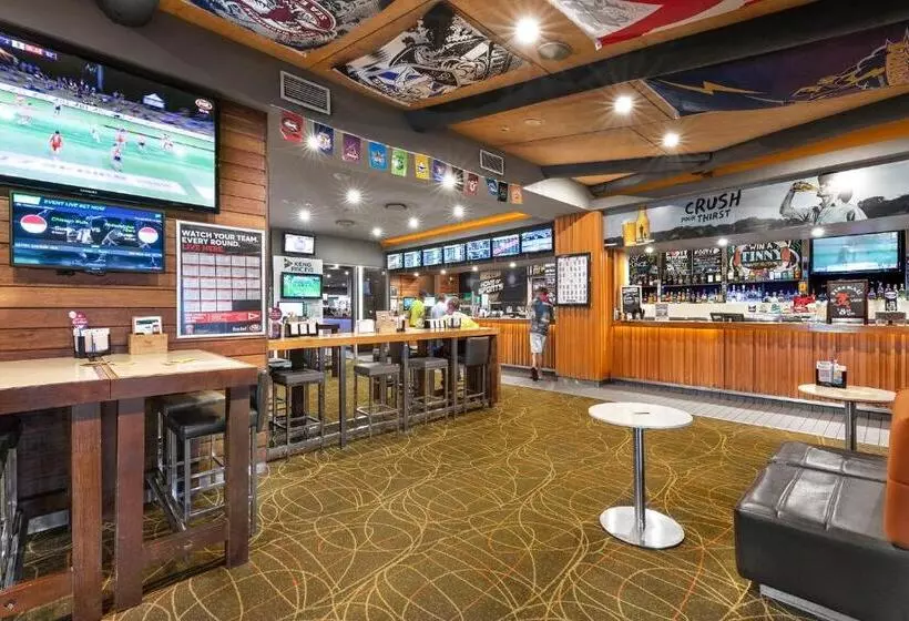 Nightcap At Hinterland Hotel Nerang