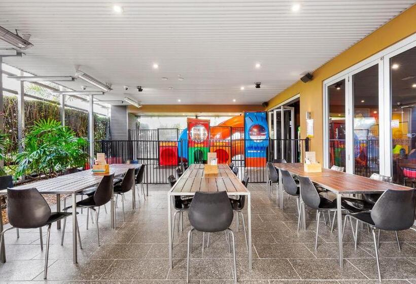 Nightcap At Hinterland Hotel Nerang