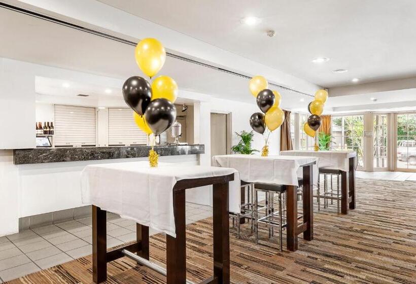 Nightcap At Hinterland Hotel Nerang