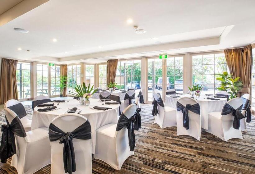 Nightcap At Hinterland Hotel Nerang