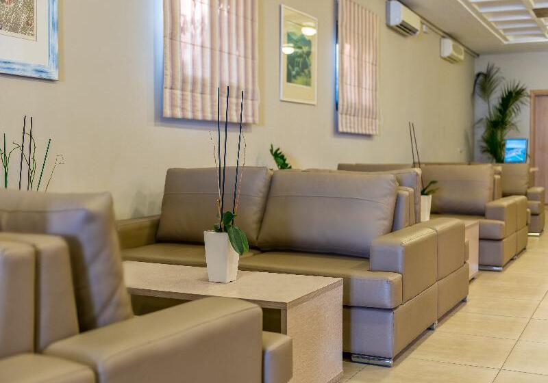 هتل Porto Platanias Village Resort