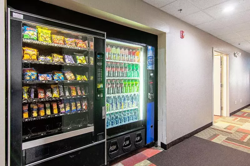 בית מלון כפרי Red Roof Inn Locust Grove