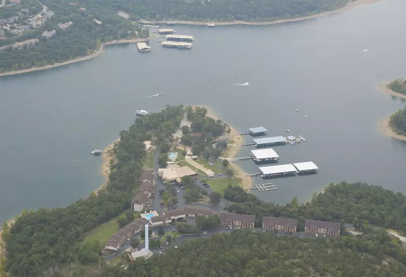 בית מלון כפרי Rock Lane Resort & Marina