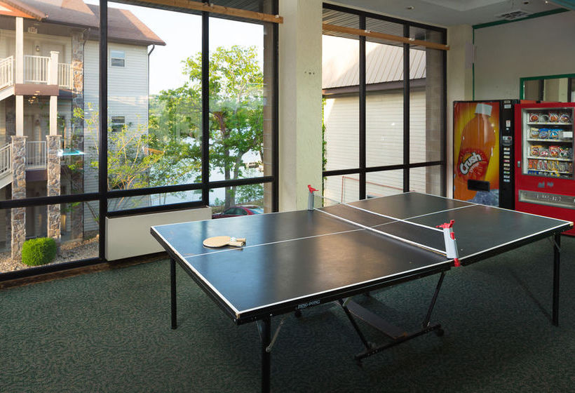 בית מלון כפרי Rock Lane Resort & Marina